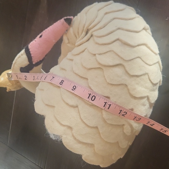 Linen Perch luxury boutique swan felt wall decor - Picture 6 of 7